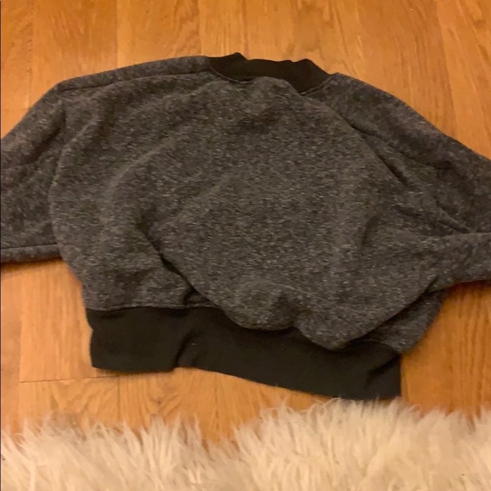 Crop grey/dark grey sweater